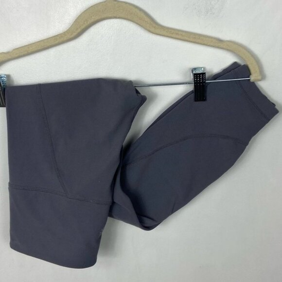 Athleta Silver Bells Stash Pocket Salutation Size XS Leggings Grey Compression - Picture 14 of 15